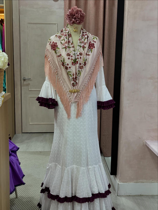 Mantoncillo rosa claro bordado en seda