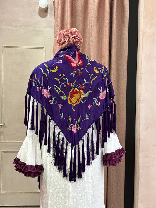 Mantoncillo color nazareno bordado en seda