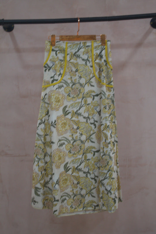 Falda midi floral amarilla