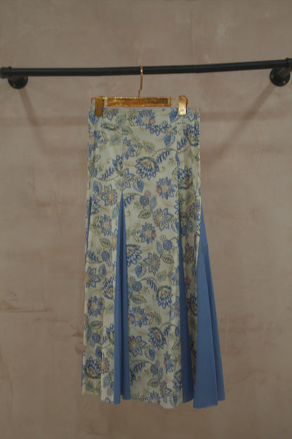 Falda midi bicolor azul y floral