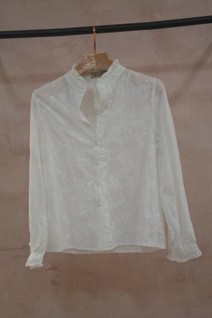 Blusa Mocambo blanca bordada con lazo