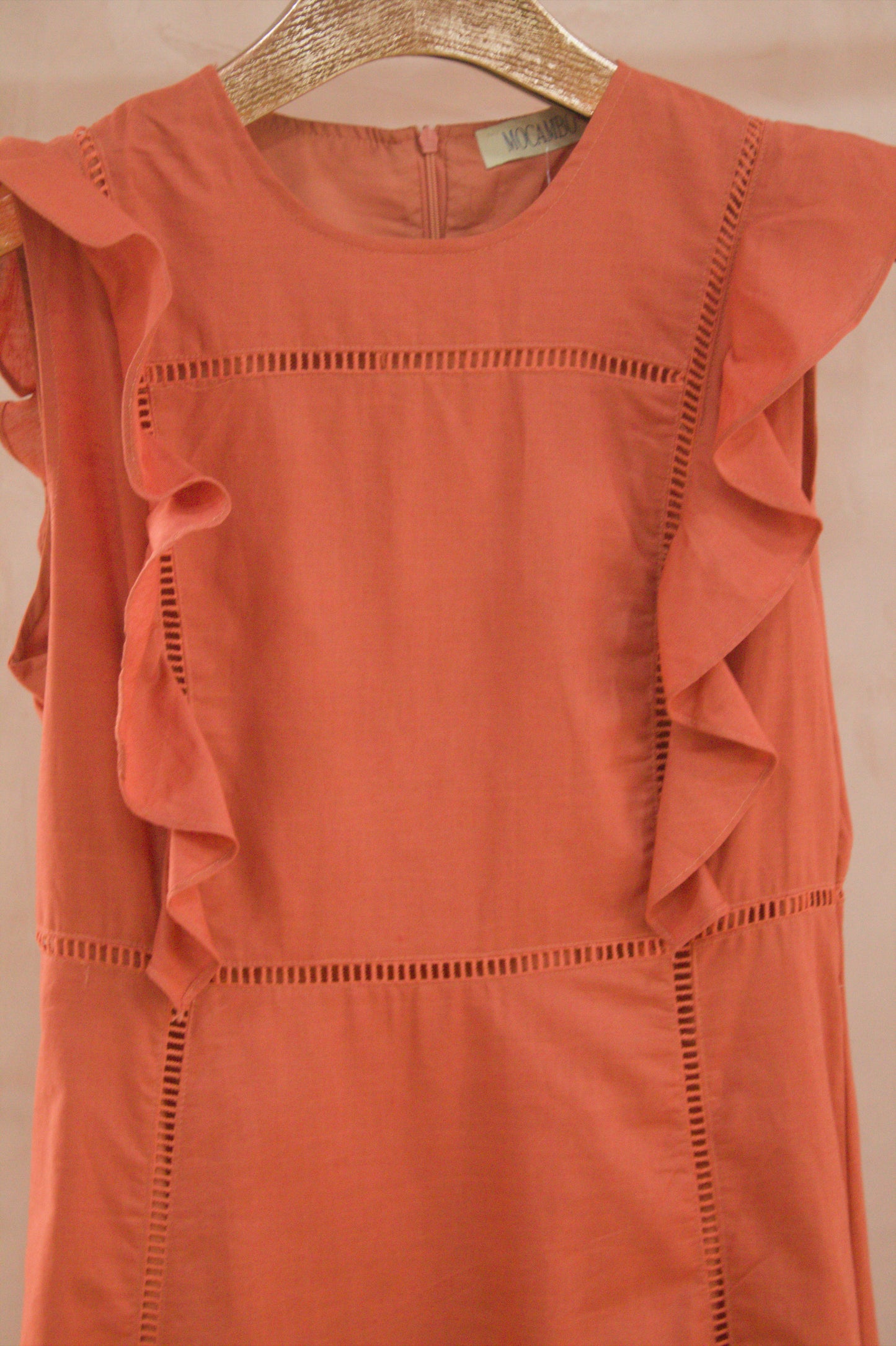 Vestido con volantes