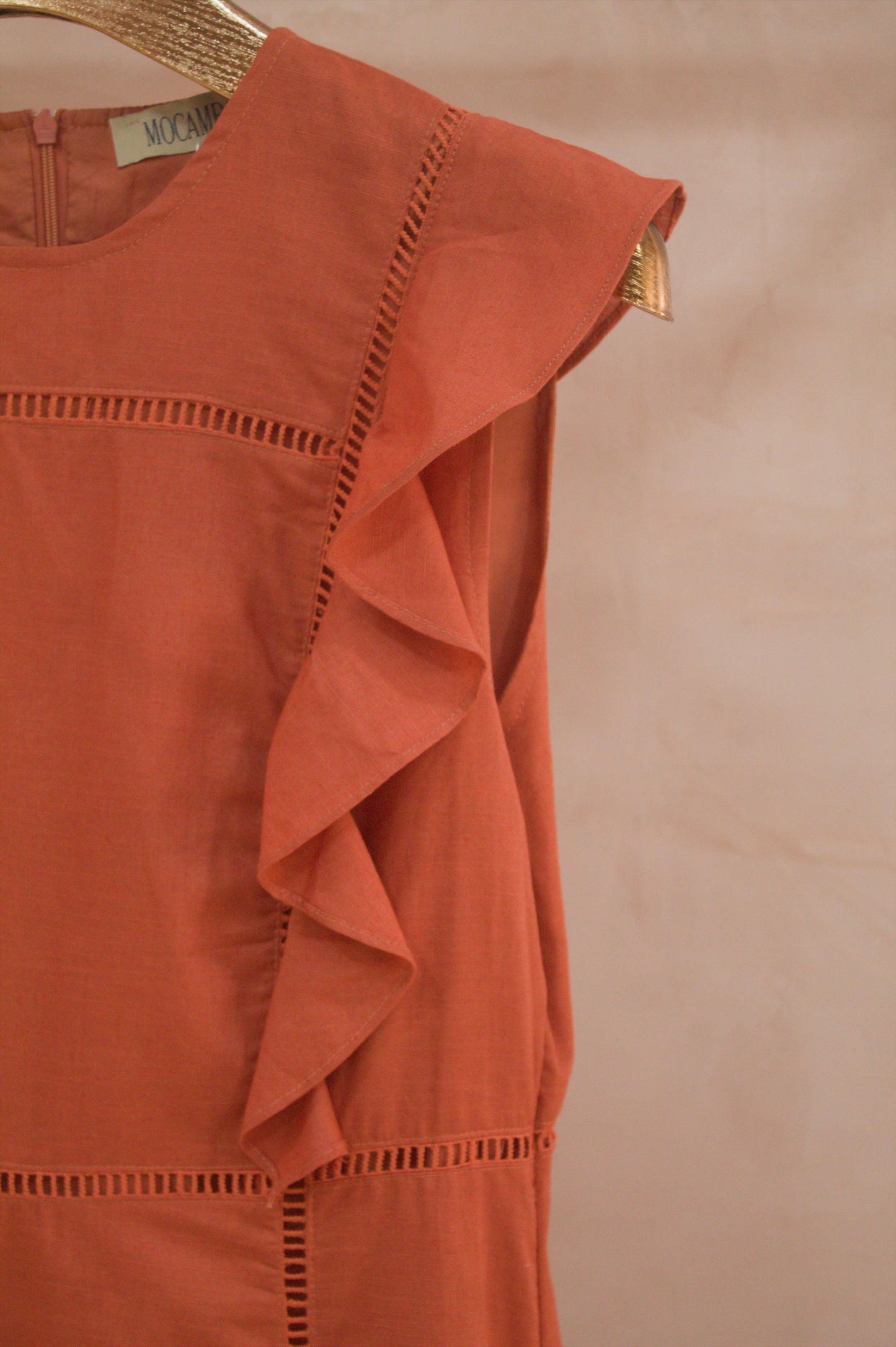 Vestido con volantes