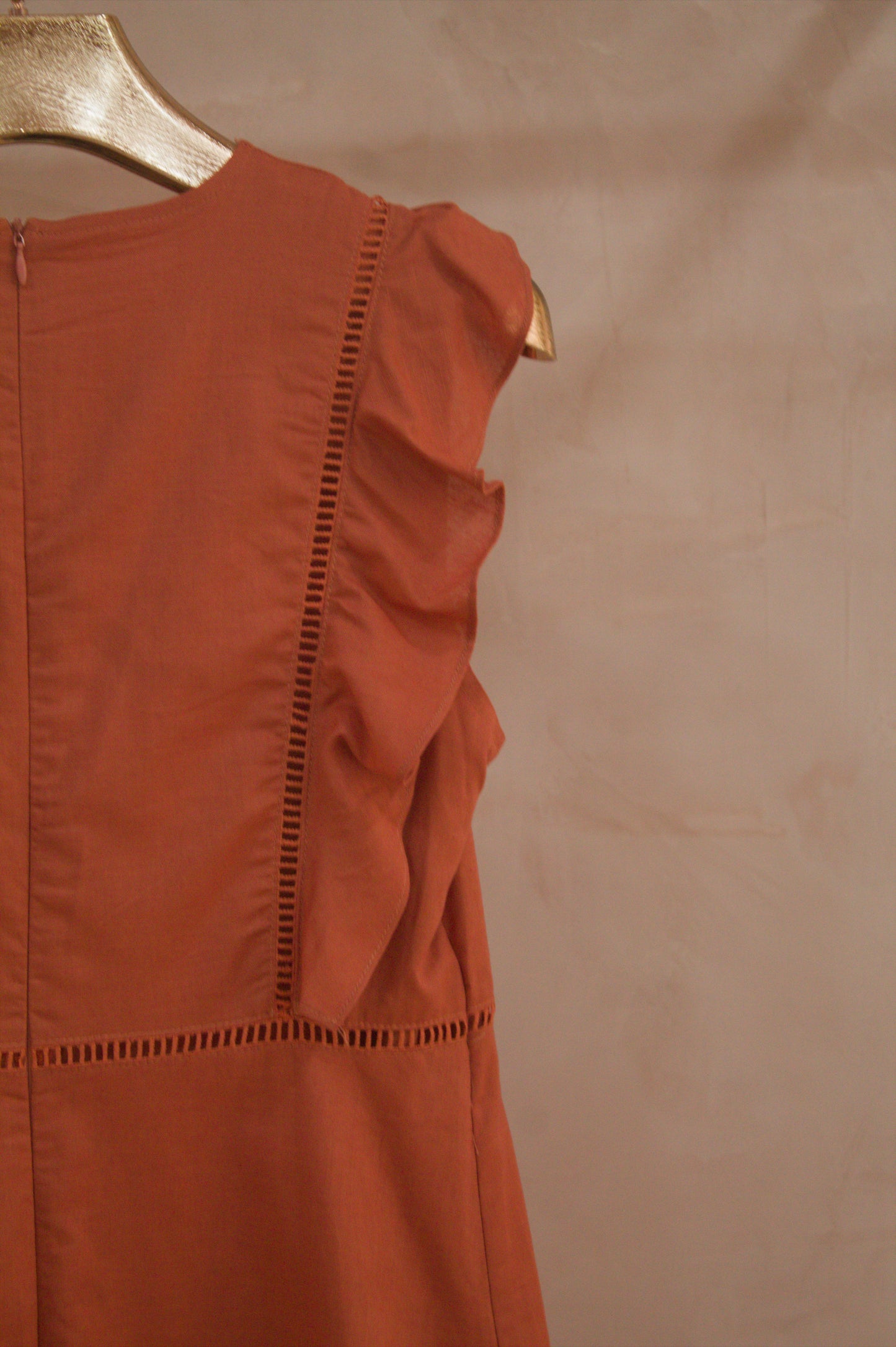 Vestido con volantes