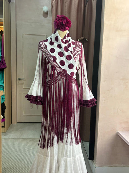 Mantoncillo de flamenca blanco con lunares burdeos | Valvanuz Madrid