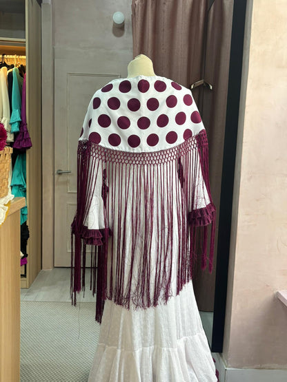 Mantoncillo de flamenca blanco con lunares burdeos | Valvanuz Madrid
