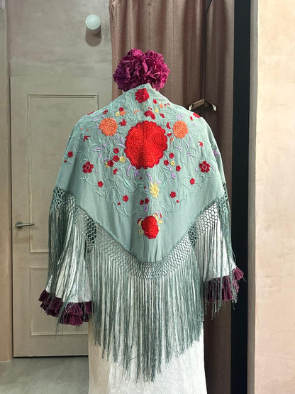 Mantoncillo de flamenca bordado | Valvanuz Madrid