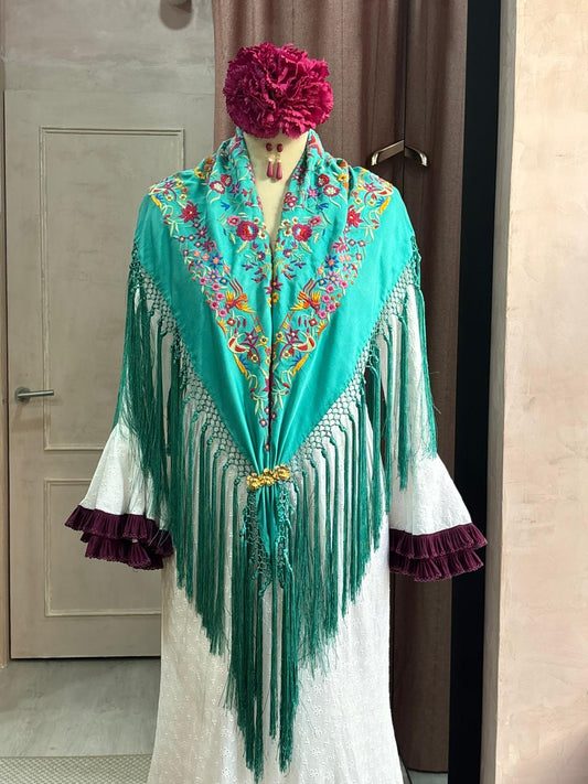 Mantoncillo de flamenca turquesa bordado | Valvanuz Madrid